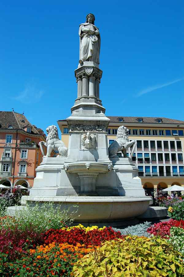 Walther von der Vogelweide Denkmal zu Bozen