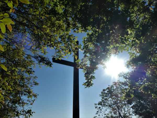 Kreuz im Grün