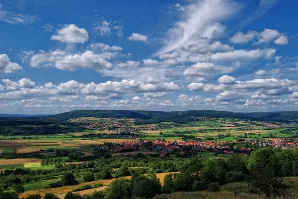 Fränkische Schweiz vom Walberla aus ...
