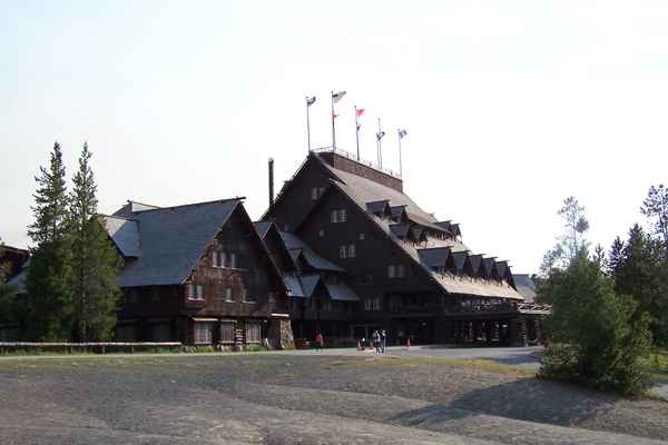 snowlodge am old faithfull