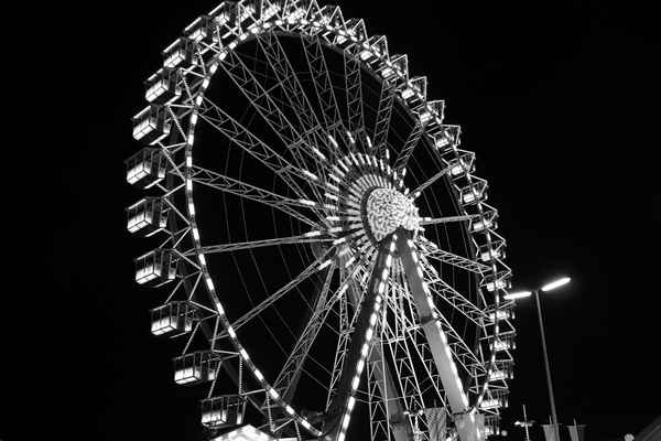 Das Riesenrad bei Nacht 05