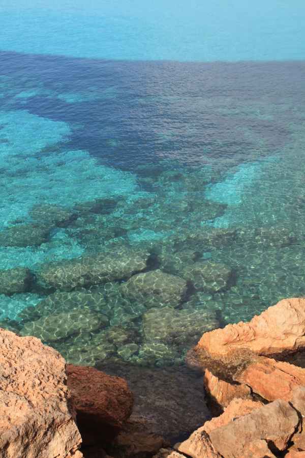 glasklares Wasser auf Formentera