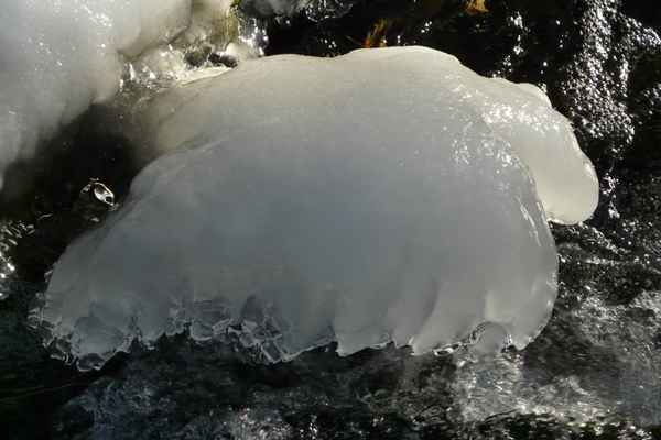 Eis im Bach #2