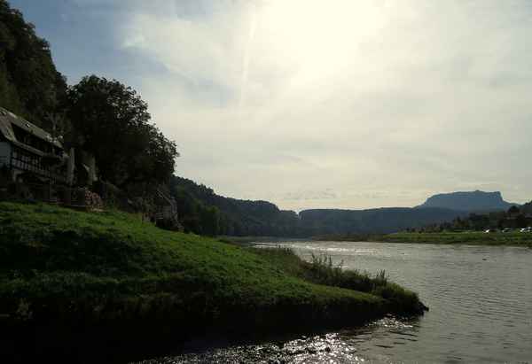 Blick über die Elbe