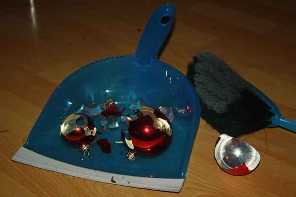 Kaputte Weihnachtskugel 2