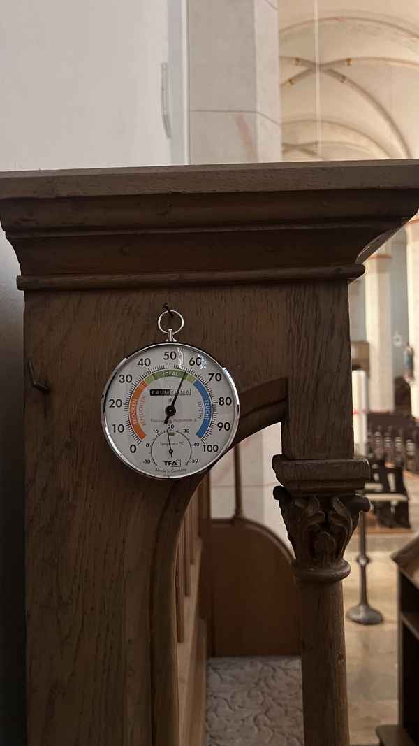 Hygrometer in Kirche