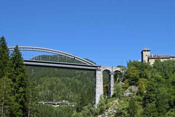 Trisanna-Brücke im Paznauertal