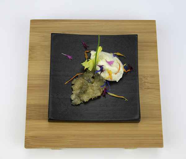 Gorgonzolamousse mit Birnenchutney