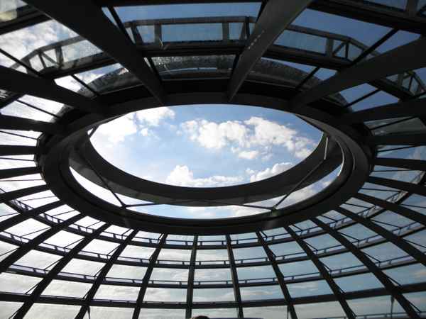 Ufo Reichstag-Kuppel