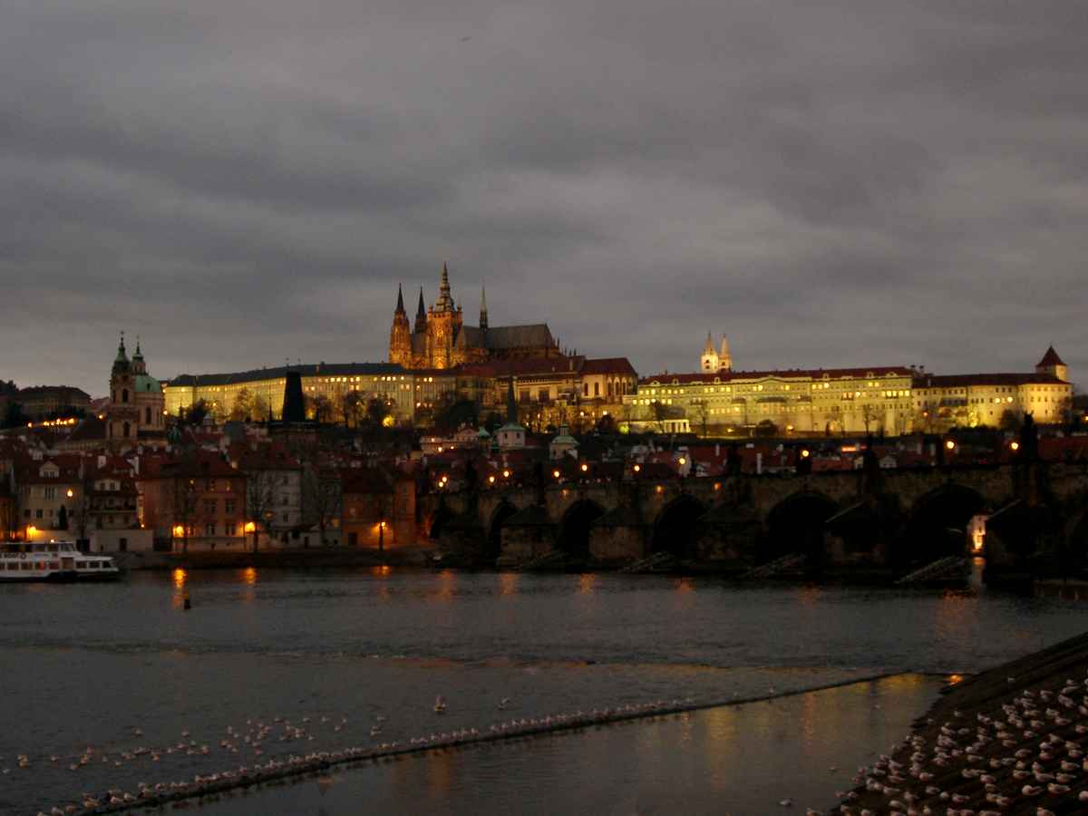 Moldau, Karlsbrücke, Hradschin