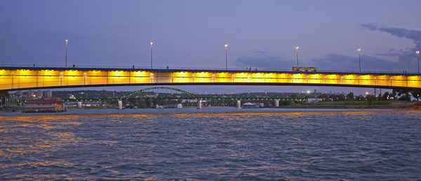 Belgrad - Blaue Stunde auf der Save , . . . .