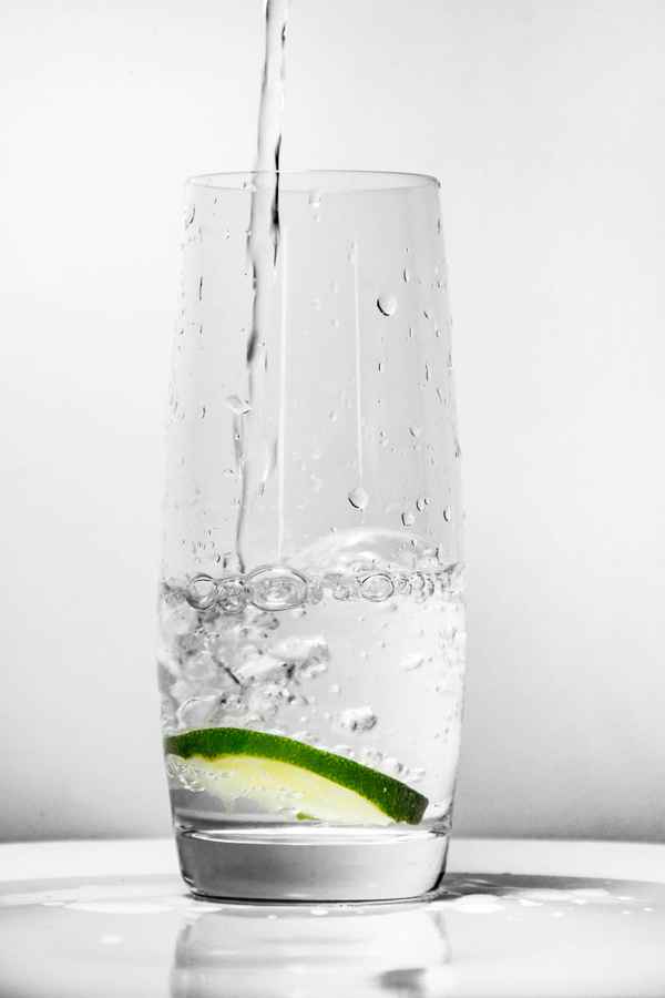 Frisches Wasser mit Limette