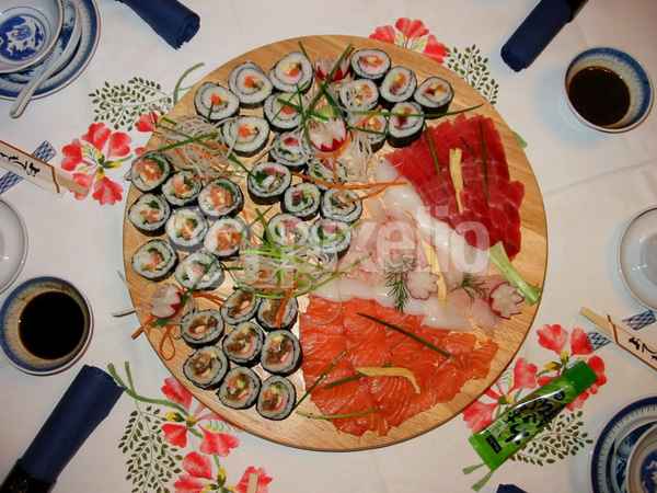 lecker Sushi und Sashimi