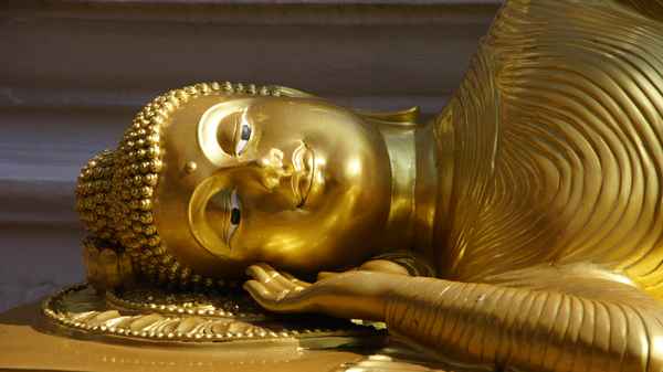 liegender Buddha