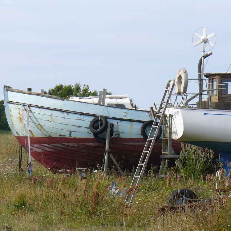 Schiffe an Land in Sundsøre