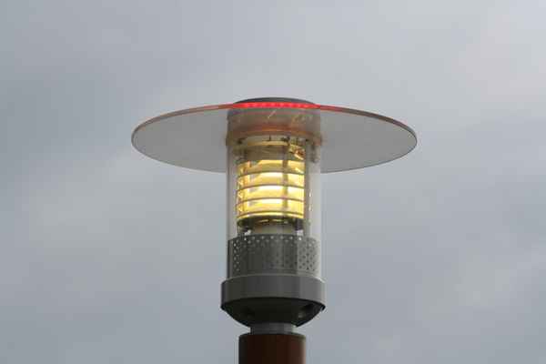 Lampe in der Dämmerung