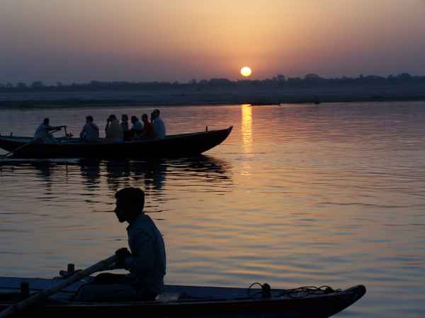 Sonnenaufgang am Ganges