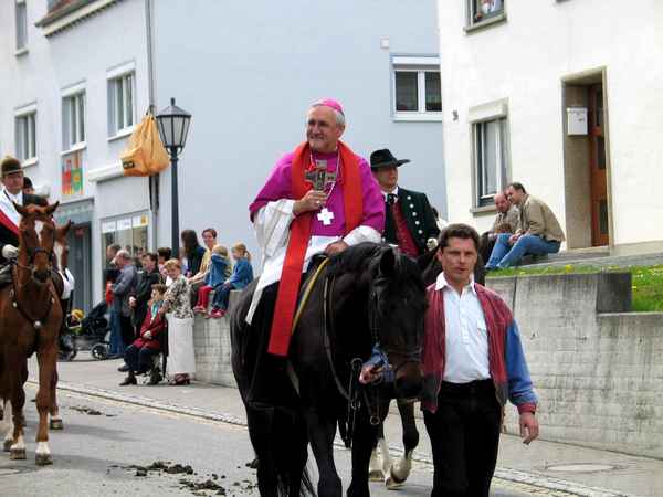 Bischof Fürst hoch zu Ross