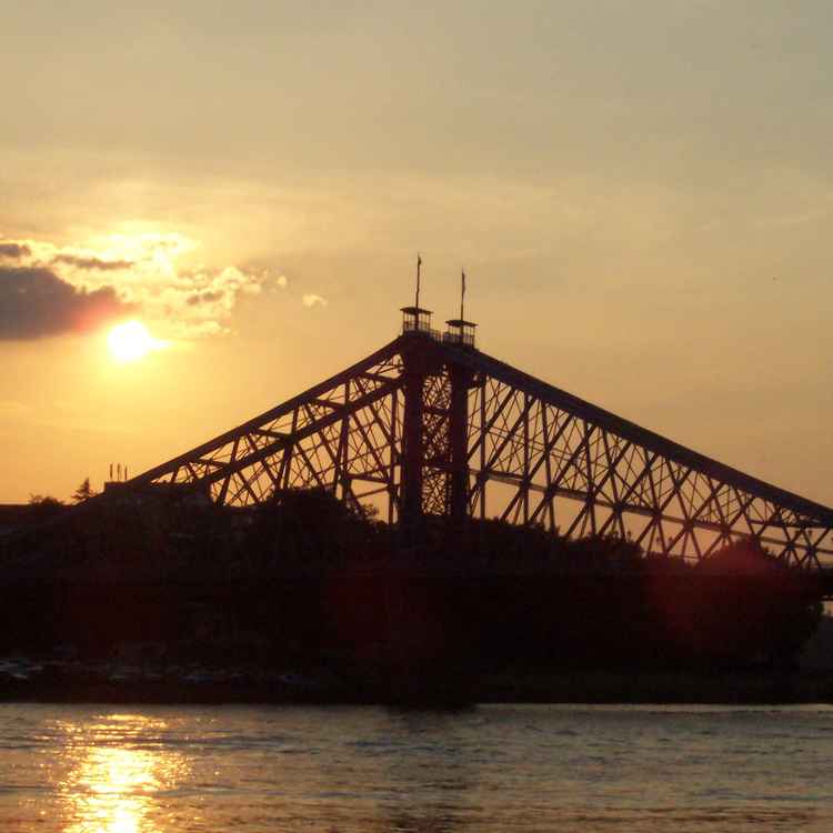 Blaues Wunder im Nachtkleid