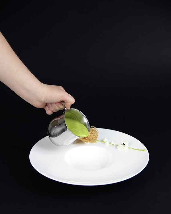 Erbsensuppe mit Frischkäsepraline