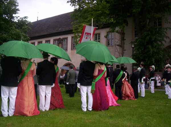 Festlichkeit im Regen