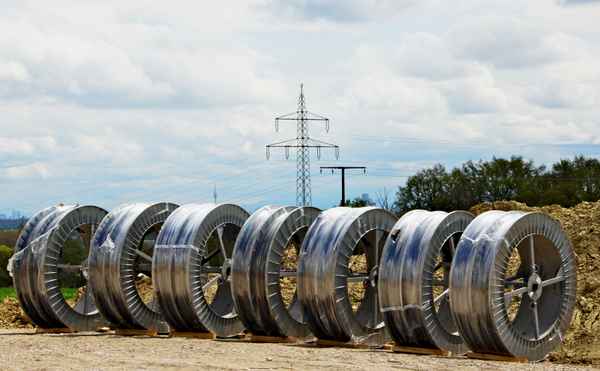 Zwei minus X -Trassen