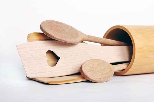 Küchenutensilien aus Holz