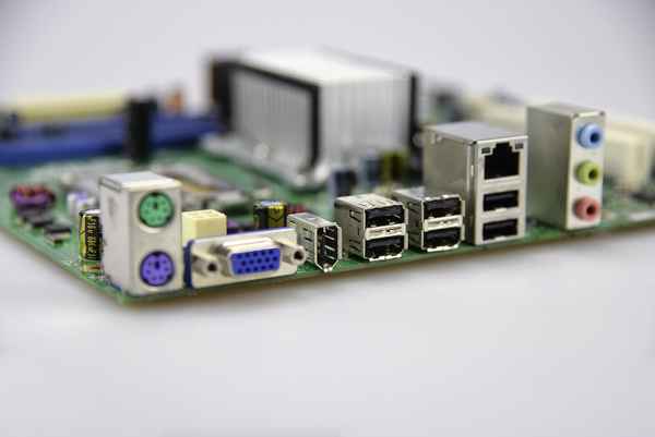 Motherboard, Detail