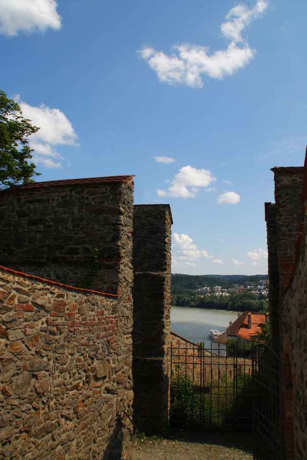 Entlang der Festungsmauer 04