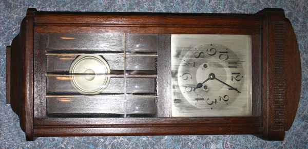 OPA´S ALTE WANDUHR