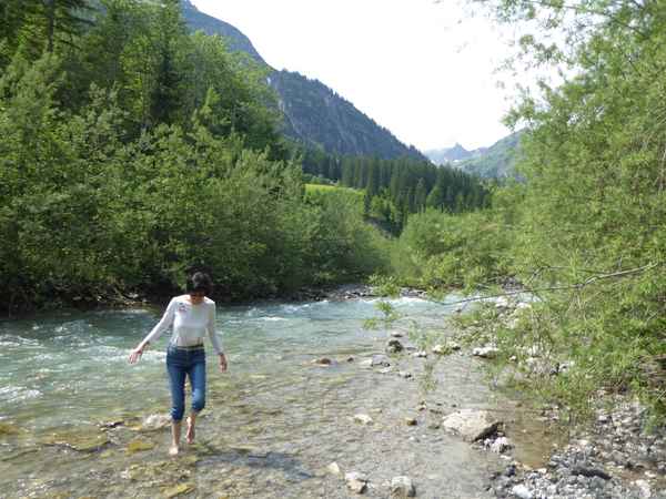 Wassertreten im Bergbach