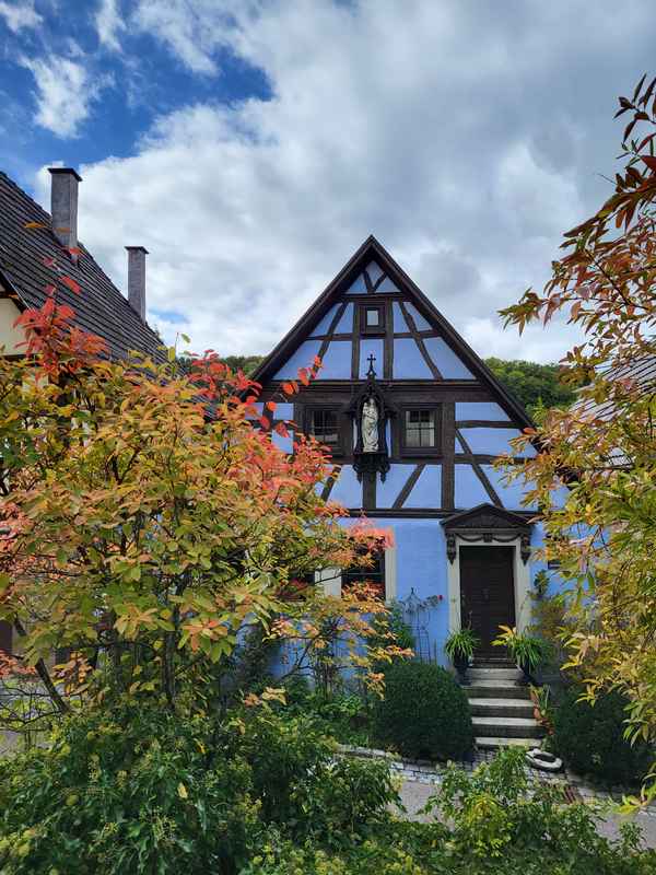 Blaues Fachwerkhaus