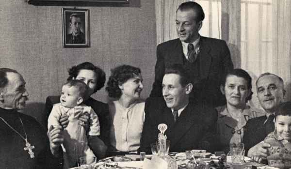 Familienfeier nach meiner Taufe.