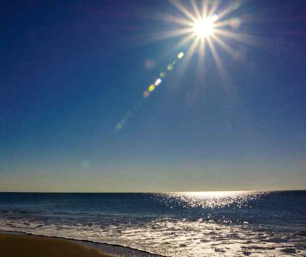 Meeresglanz und Sonnenstrahlen