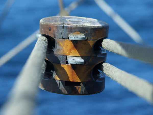 Heiß das Großsegel Seemann