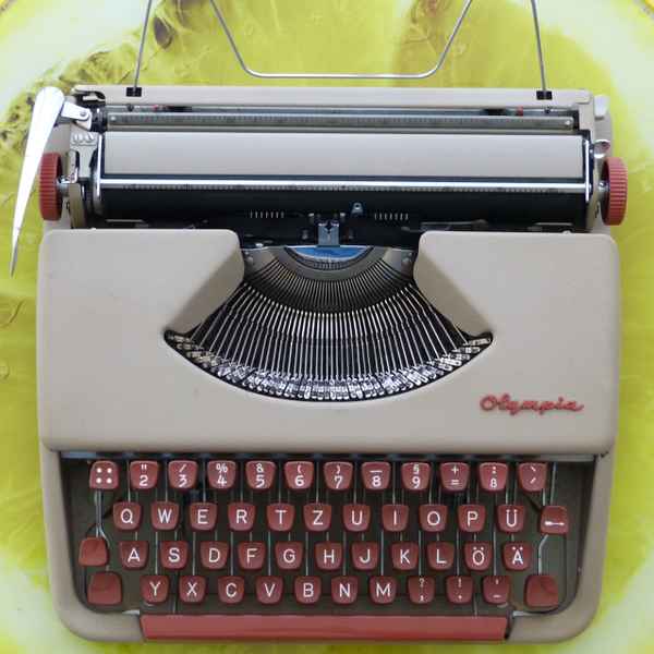 Schreibmaschine Olympia SF
