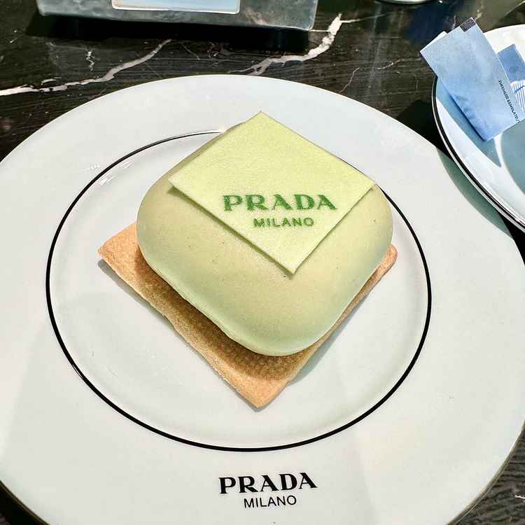 Prada Café im harrods