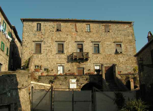 Natursteinhäuser in Bolsena (Toscana)