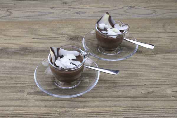 Kokos-Schoko-Creme im Glas