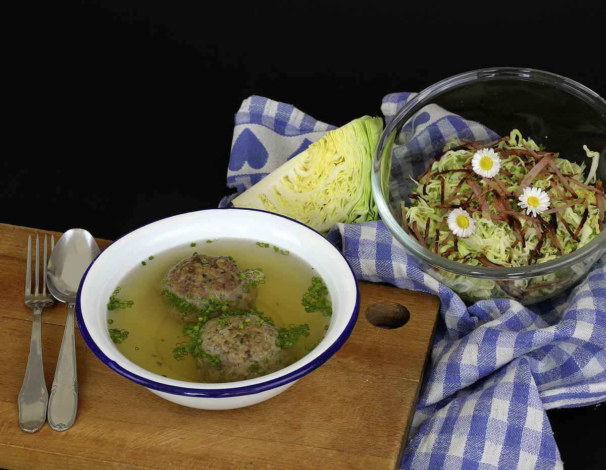 Leberknödelsuppe