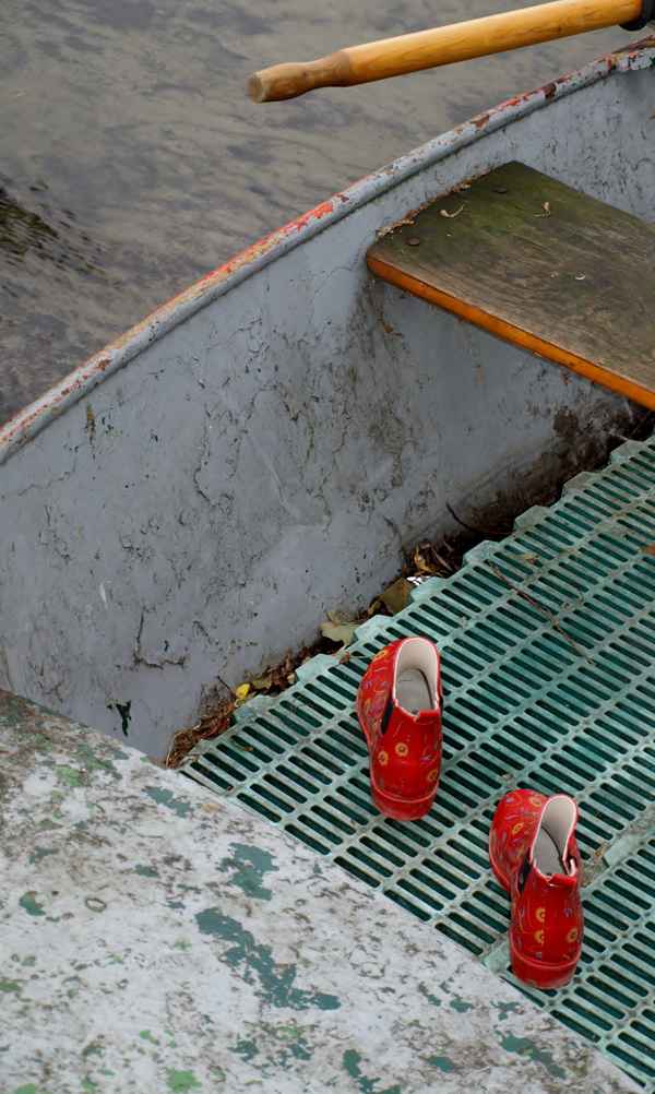 Gummistiefel im Boot