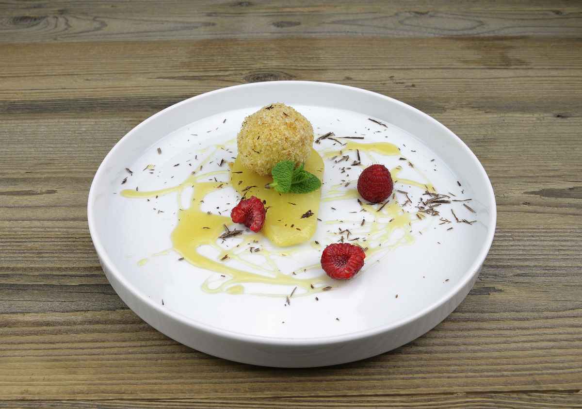 Kokos-Griesknödel