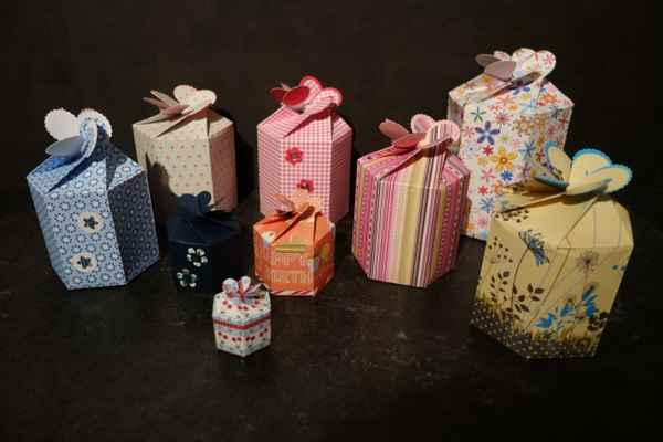 Bunte Geschenkdosen