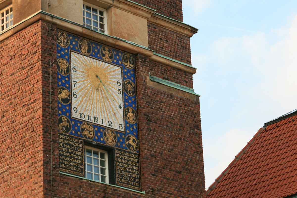 Sonnenuhr