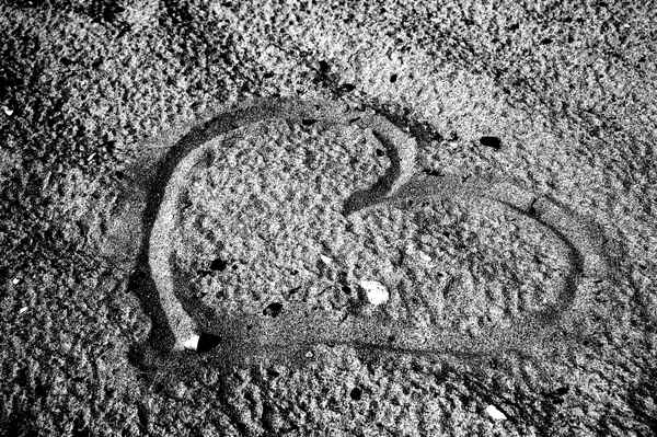 Herz im Sand
