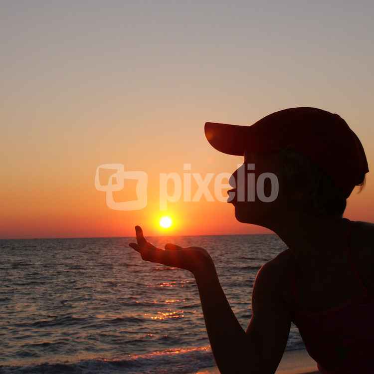 Ein Kuss zum Sonnenuntergang