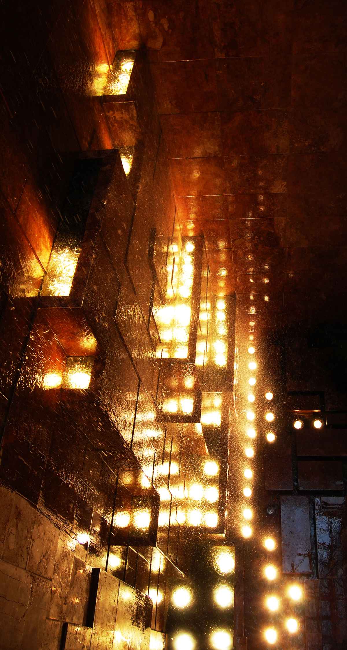 Trump Tower Wasserfall 1