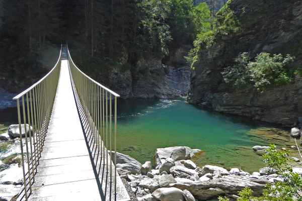 Punt da Saransuns über den Hinterrhein
