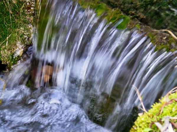 "Glasklarer Vorhang"