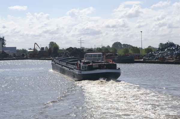 Binnenschiff 2